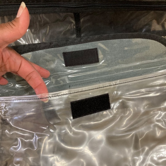 Claire's Hanging Travel Bag, Black - Picture 8 of 13